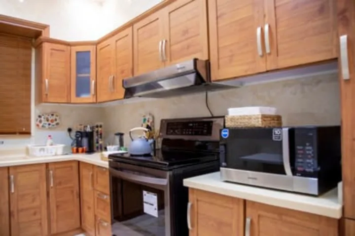 Wooden kitchen cabinets for your small kitchen remodel ideas