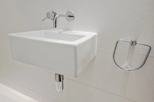 Small size hand wash-basin.